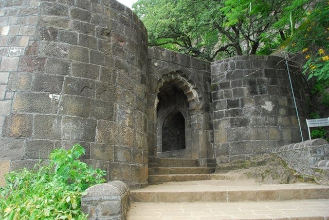 शिवनेरी किला Shivneri Fort
